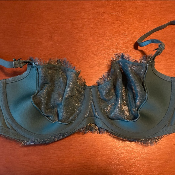 Victoria’s Secret Dream Angels Christmas Green Metallic Gold Balconette Lace Bra - Picture 6 of 9